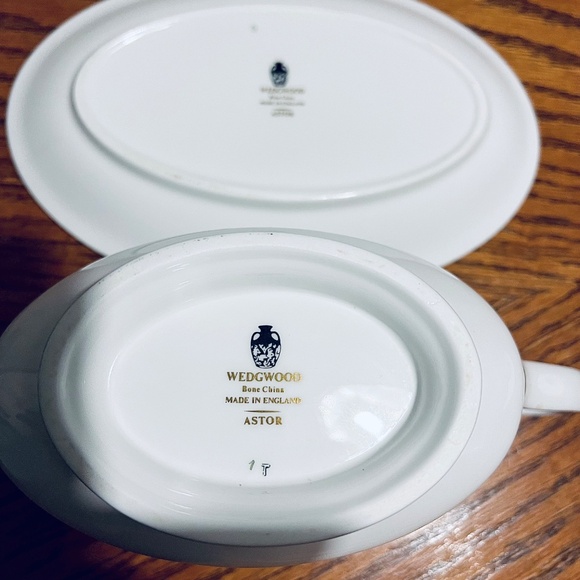Wedgewood “Astor “ Black On White Gravy Boat & Underplate Bone China Sauce Bo - Picture 9 of 12
